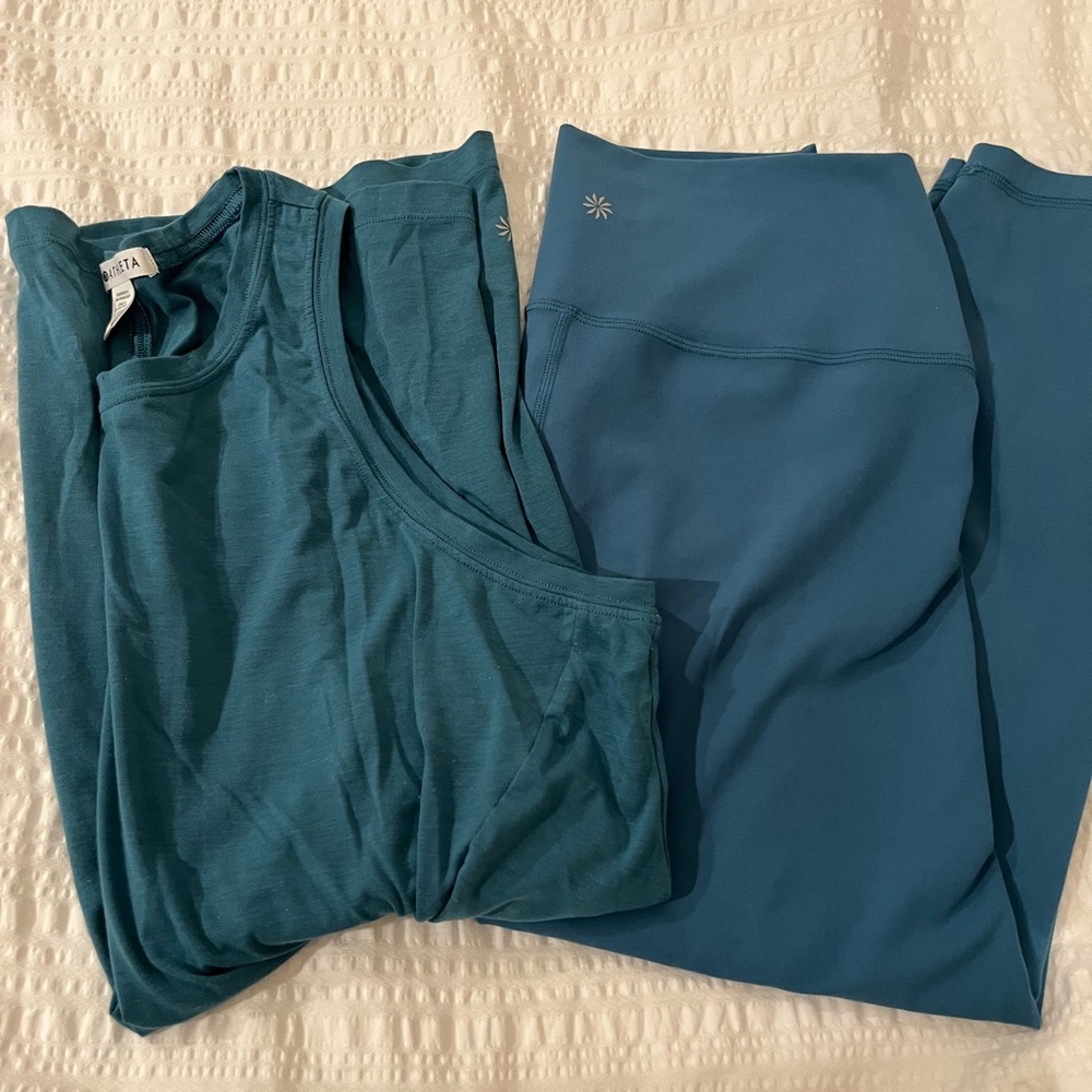 Athleta large tank and pant capri set